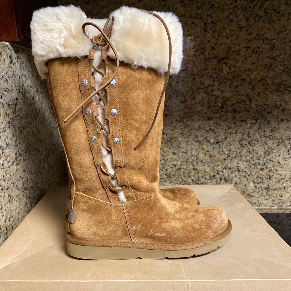 UGG boots - Picture 1 of 7